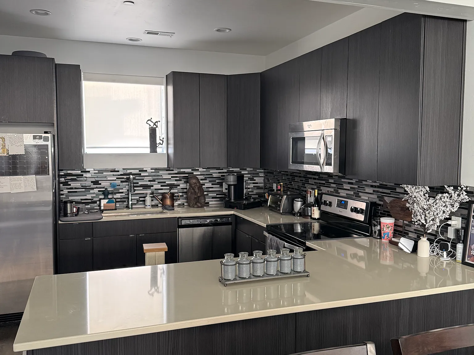 1055 W Rooftop Dr — Photo 2