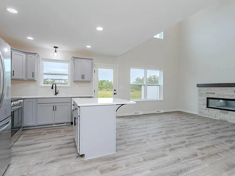 3504 Green Pastures Ln — Photo 8