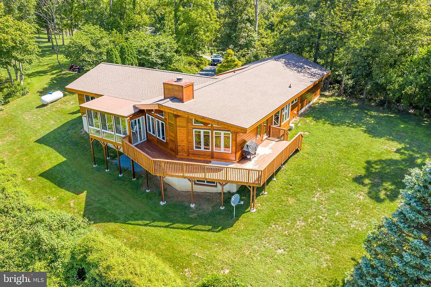 235 Mountainside Rd photo 1