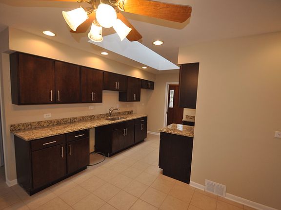4th image of 10305 S Kedvale Ave