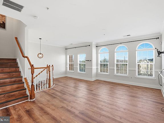 4th image of 9534 Walker Way