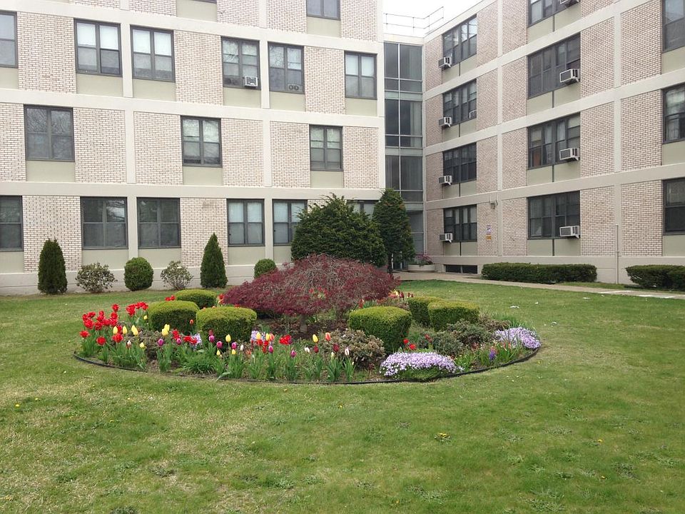1st image of 1015 Whalley Ave APT 2B