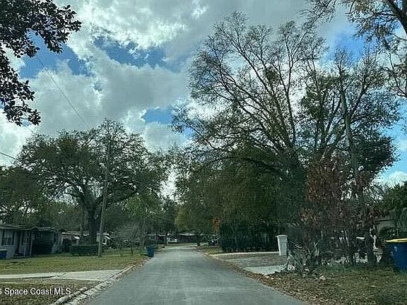 4th image of 1909 Shelton Rd