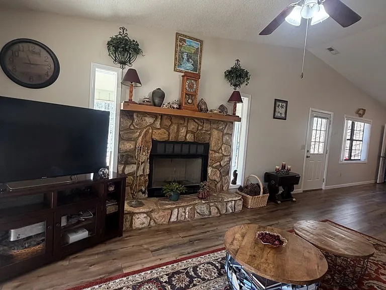 810 Oak Creek Rd #C — Photo 6