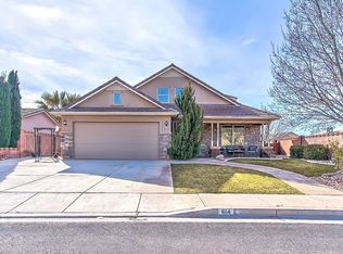 614 E Red Sands Dr, Washington, UT 84780