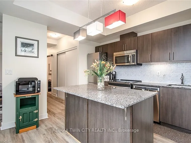150 Water St N #803 — Photo 10