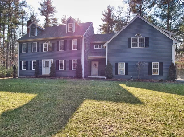 109 Haskell Ridge Rd, Rochester, MA 02770