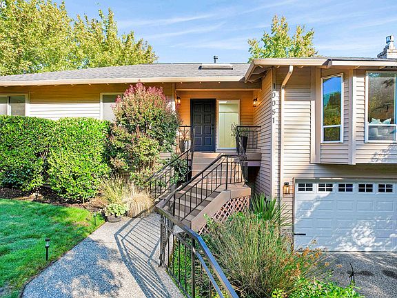3rd image of 10051 SW Balmer Cir