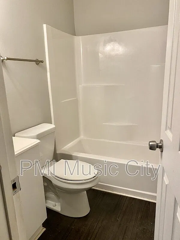 2 bed, 1.5 bath, 850 sqft, $1,795 — Photo 4