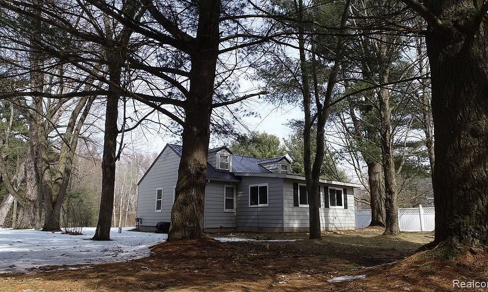 1st image of 52 Dunton Dr
