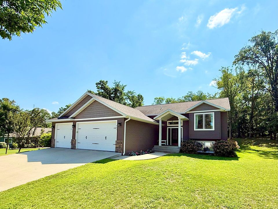 1st image of 863 Whitetail Ln