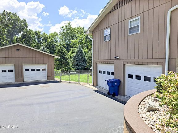 3rd image of 8220 Landmark Dr