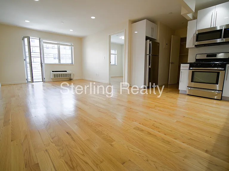 2315 Astoria Blvd #1E — Photo 3