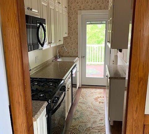 3rd image of 33 Harris Ave