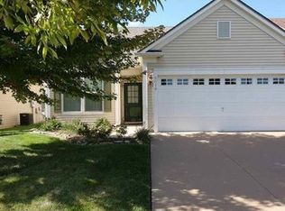9016 Meadow View Dr, Shawnee, KS 66227