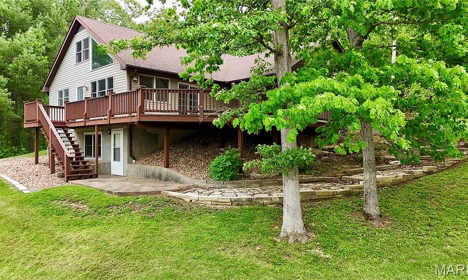 1st image of 520 Christopher Dr