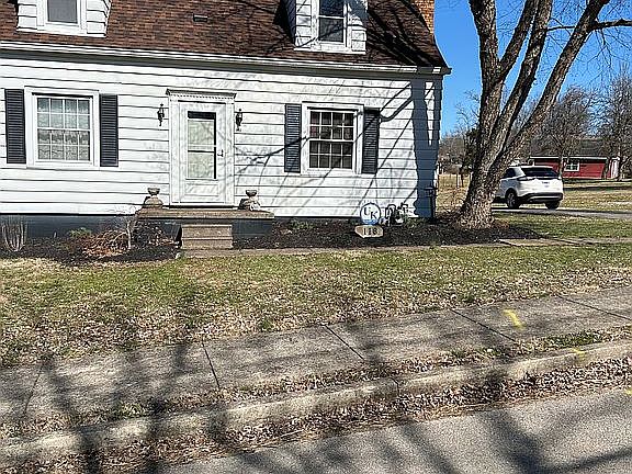 4th image of 118 Hardee St