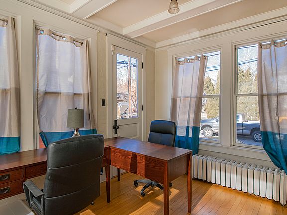 4th image of 685 N Emerson St #V