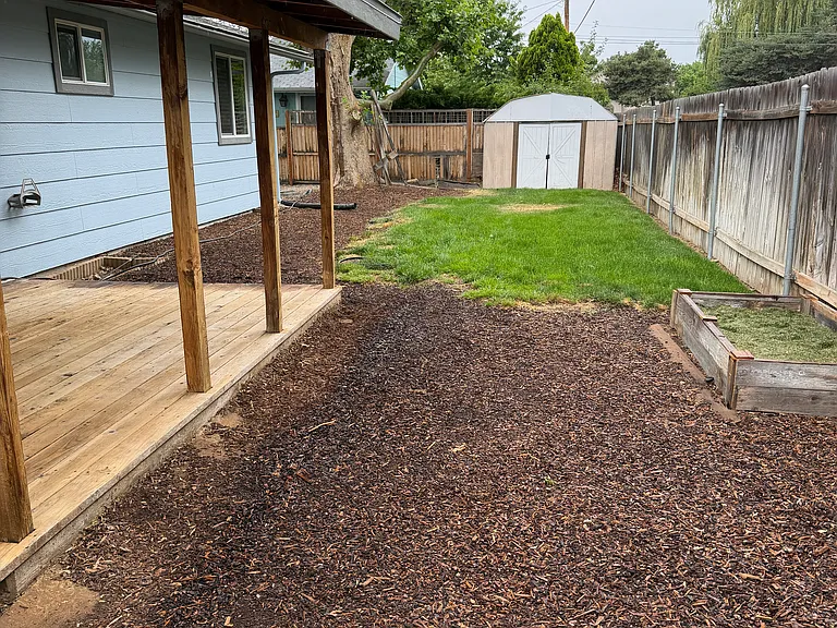 863 E Carter St — Photo 15