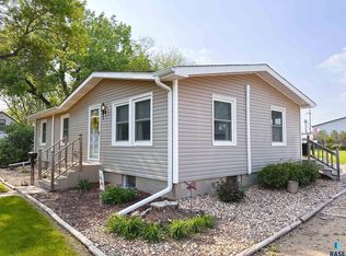 618 SW 4th St, Madison, SD 57042