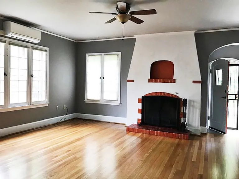 2082 Ivy St — Photo 3