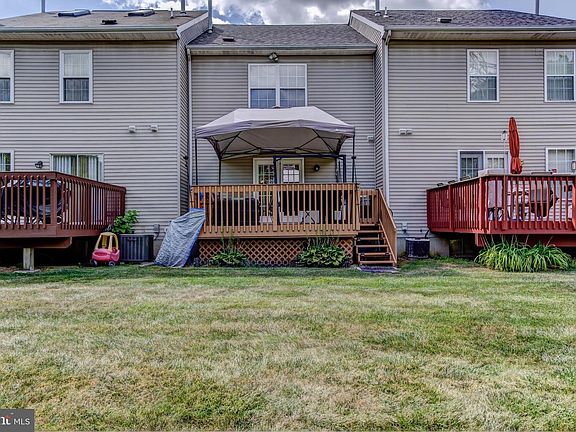 5th image of 92 Louis James Ct