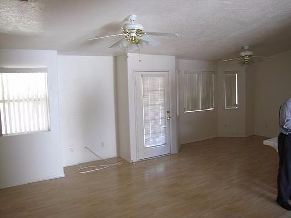 3rd image of 15862 Candlewood Dr
