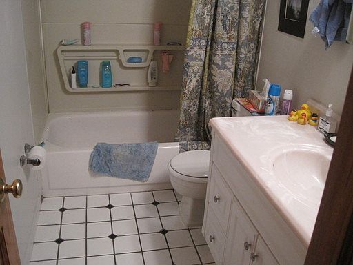5th image of 1683 Summit St APT 1A