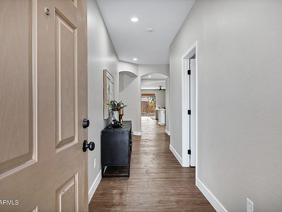4th image of 409 E DIAMOND Trail