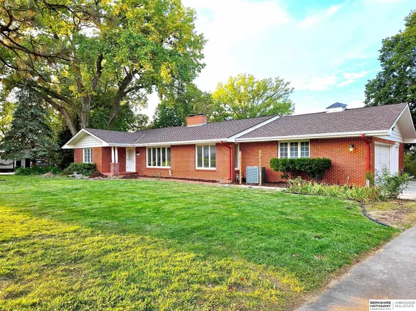 1210 Dorsey St, Beatrice, NE 68310