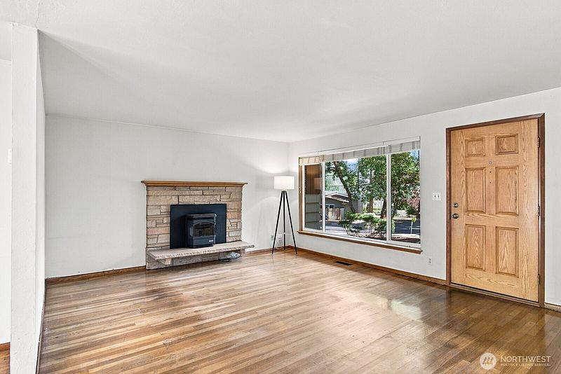 4th image of 3839 145th Avenue SE