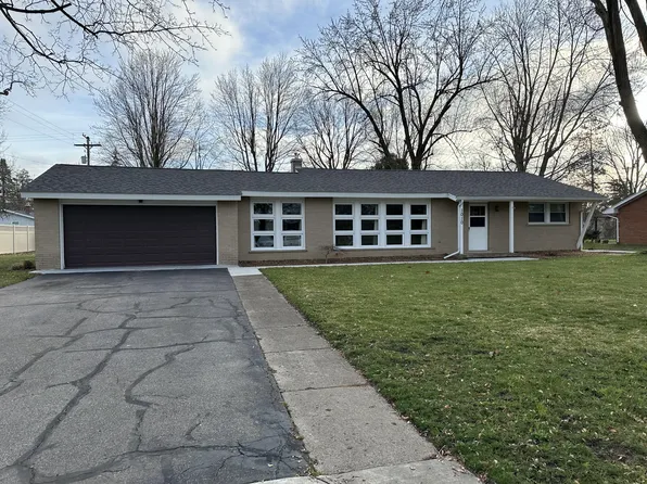 1010 Red Mill Dr, Tecumseh, MI 49286