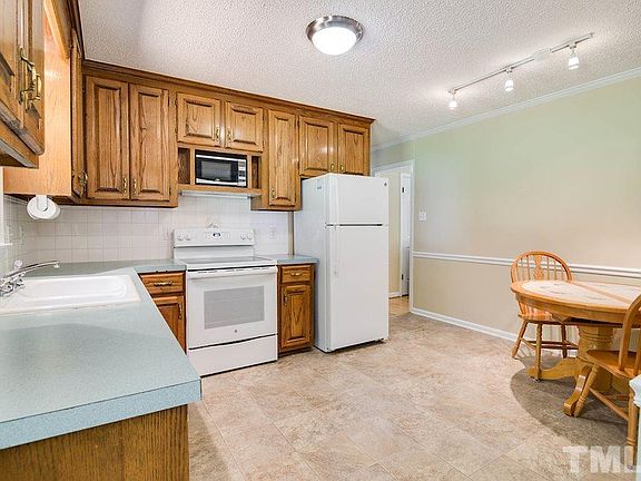 4th image of 4405 Live Oak Trl