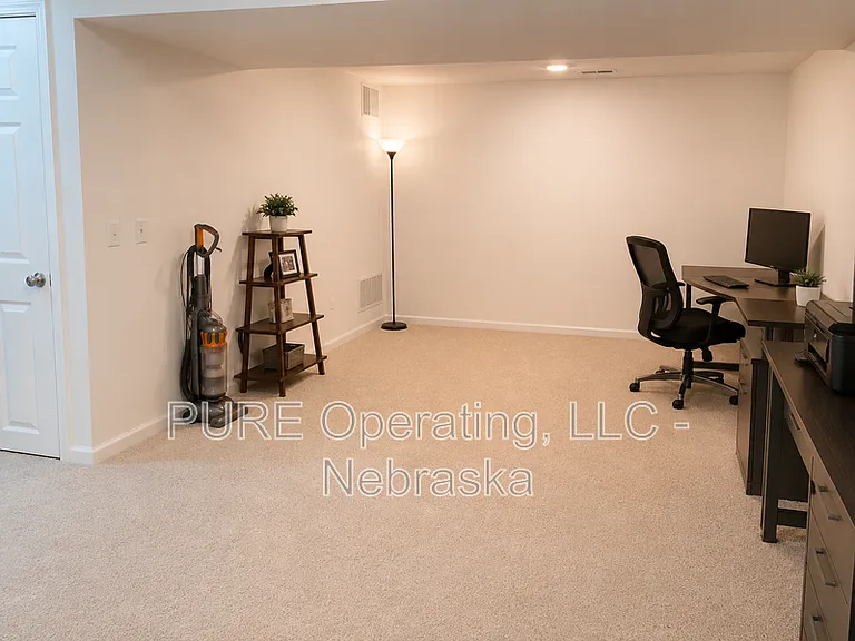 8464 N 155th St — Photo 17