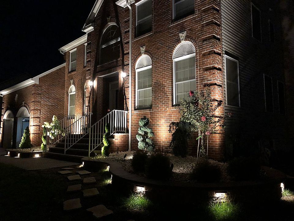 2nd image of 18 Green Ash St