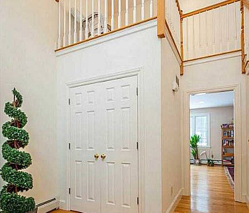 2nd image of 25 Summit Farm Dr