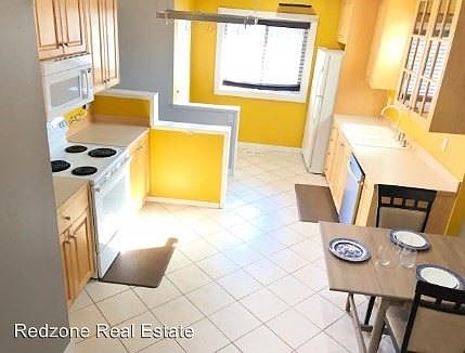 4th image of 551 E Sherman Ave