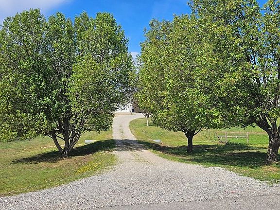 5th image of 47 Stone Creek Dr