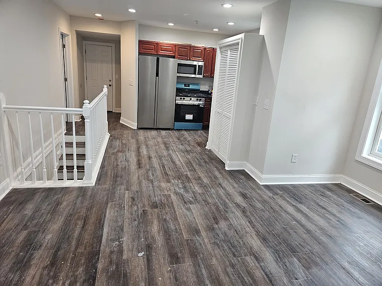 1015 S Beechfield Ave — Photo 46