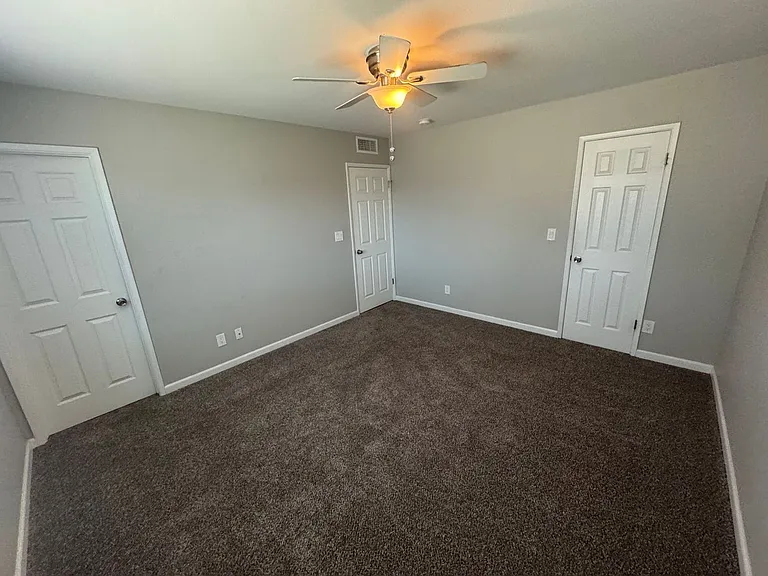 10819 W Connecticut Ave — Photo 14