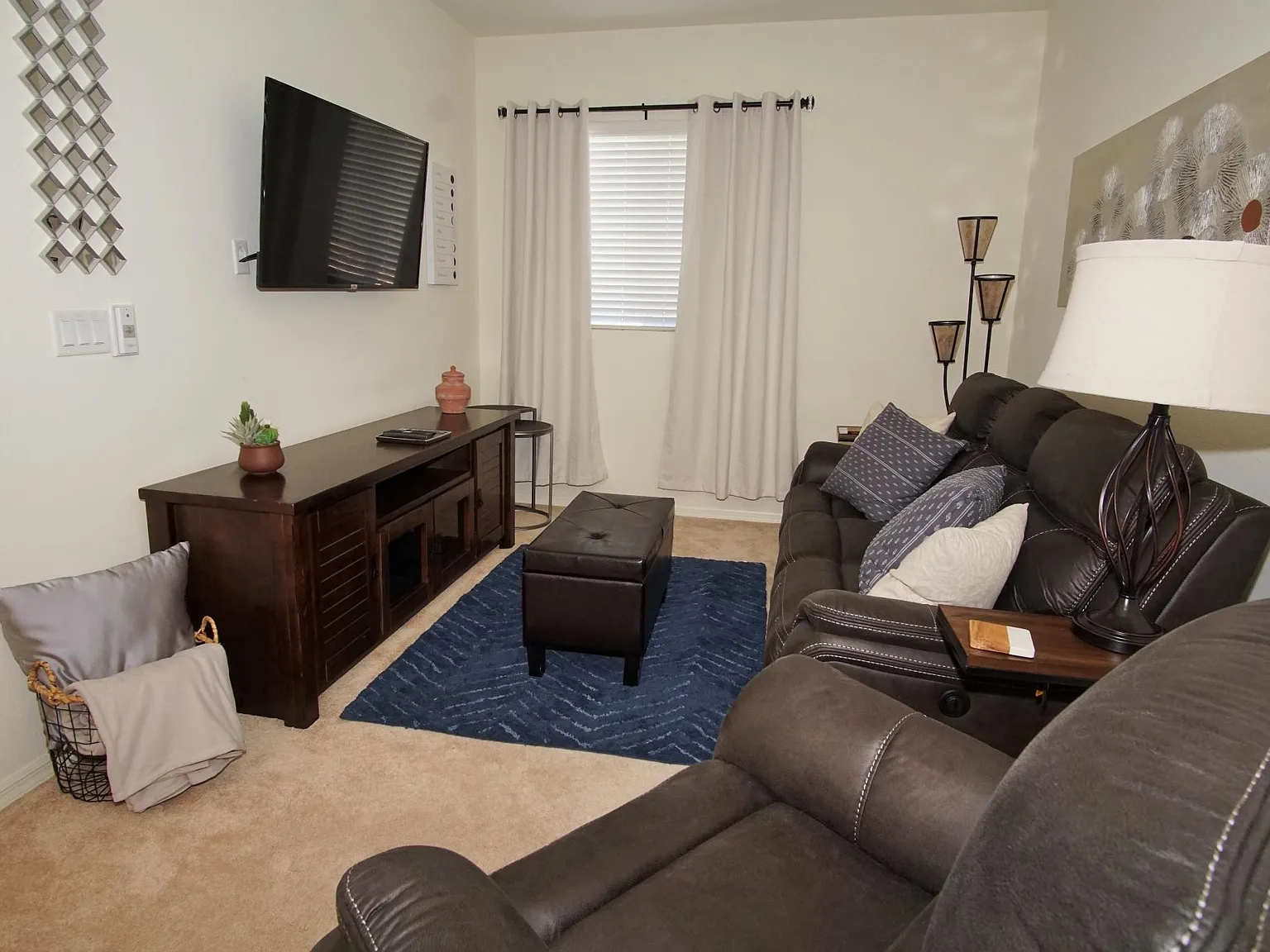 Belmont Lake Dr, Las Vegas — Photo 2
