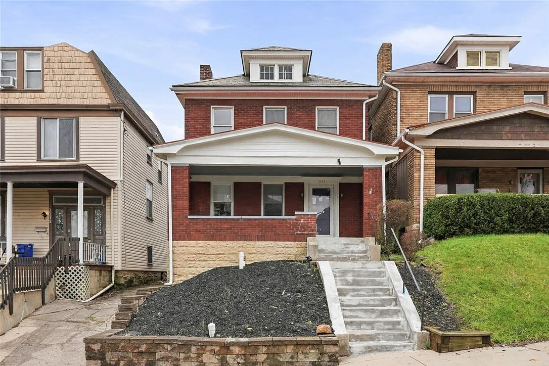 2208 Saranac Ave photo 1