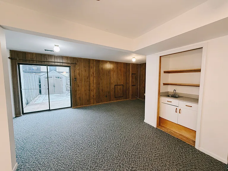 Walk-out basement