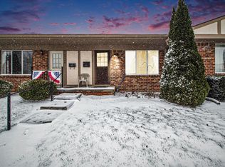 25204 Franklin Ter Unit 6, South Lyon, MI 48178