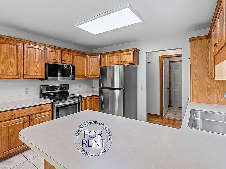 3263 Silverwood Dr — Photo 25