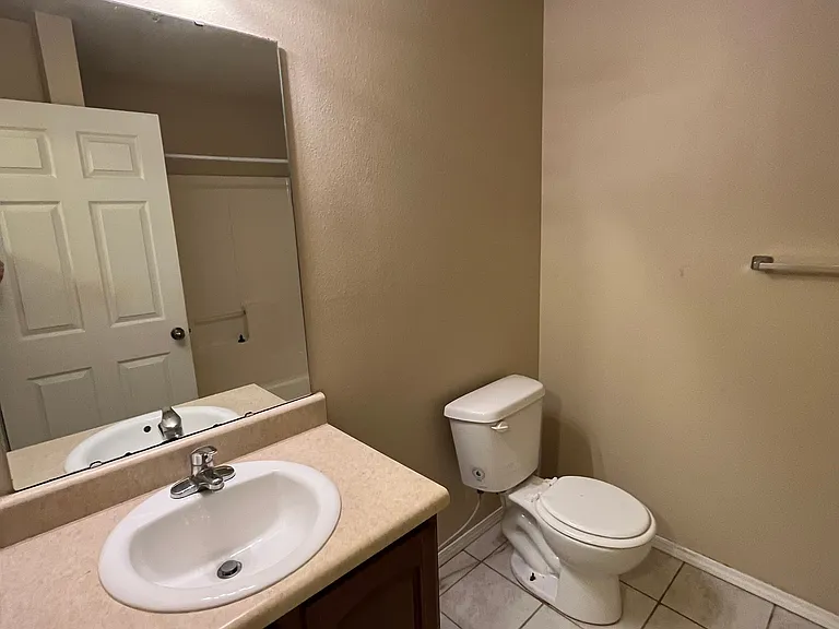 Clifton Height Apartments — Photo 24