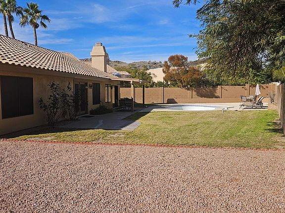 Back yard great for entertaining