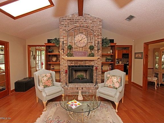 5th image of 1147 Perregrine Cir E