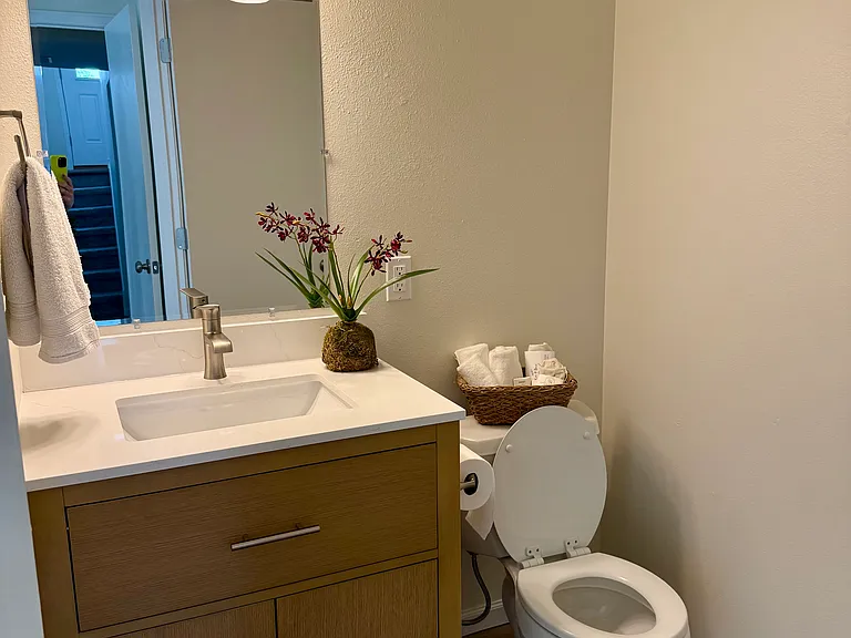 680 Emily St — Photo 10