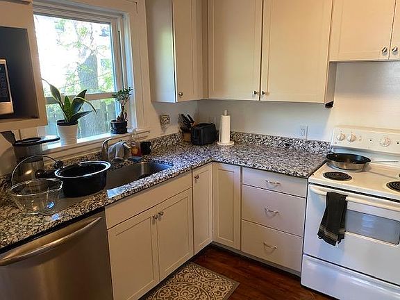 3rd image of 2808 Humboldt Ave S
